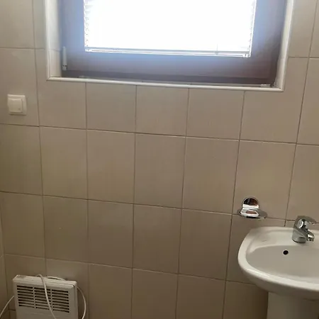 27 Monastery バンスコ