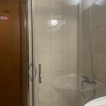 アパート 27 Monastery